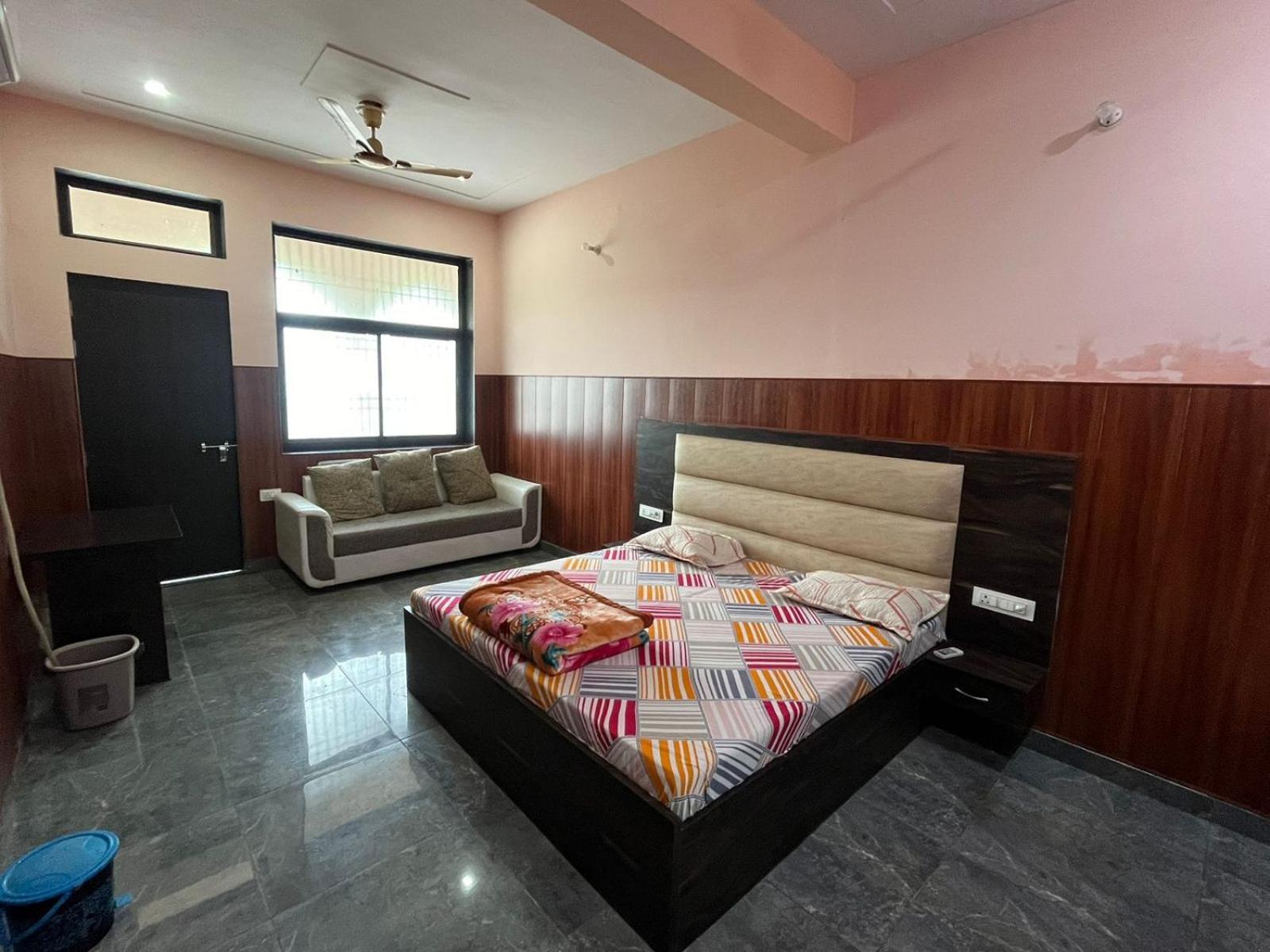 Shri Ji Baba Ki Haveli Hotel Govardhan Exterior foto